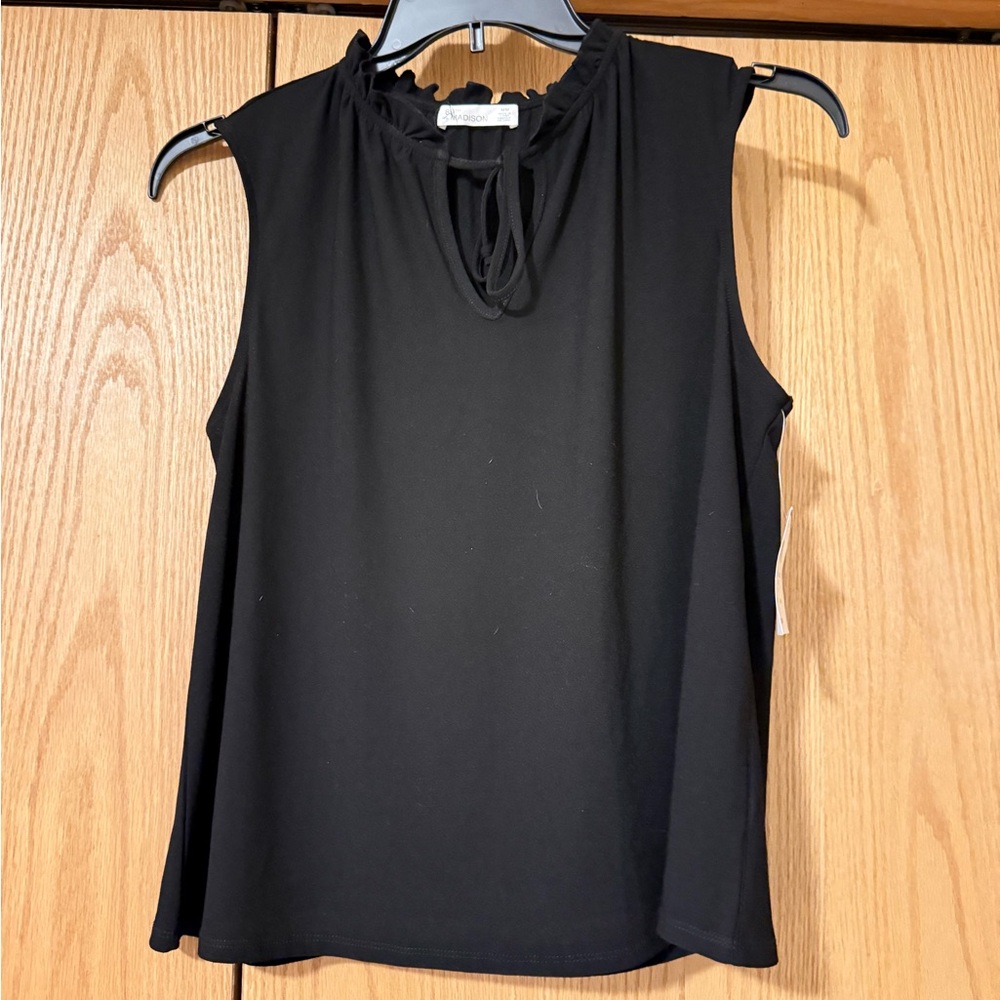 89th & Madison Black‎ Sleeveless Tie-Neck Camisole